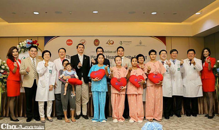 Em bé Việt Nam được phẫu thuật nhờ dự án từ thiện