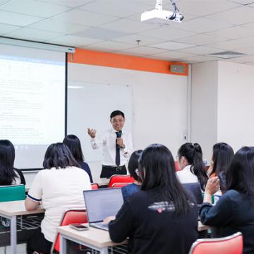 Học thạc sĩ tại UEF: Nâng tầm tri thức, mở rộng kết nối