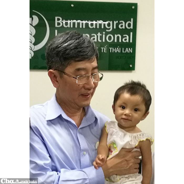Phẫu thuật bệnh tim bẩm sinh cho người nghèo ở Việt nam