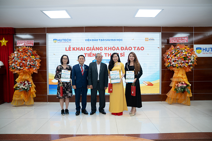 HUTECH khai giảng khóa đào tạo thạc sĩ, tiến sĩ đợt 1 - năm 2024 - ảnh 4