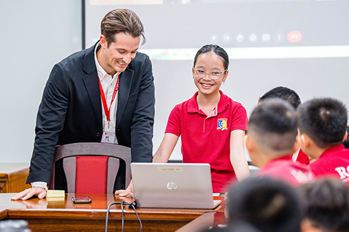 Học sinh Royal School lớp 8 hai lần đạt điểm tuyệt đối Cambridge Checkpoint