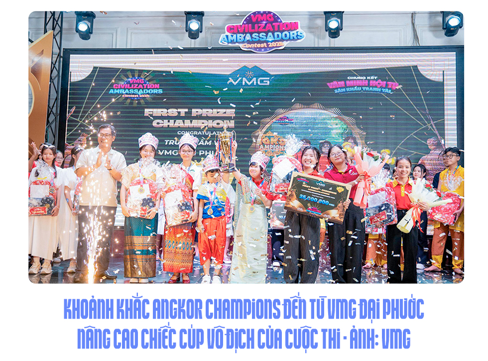 Chung kết hùng biện tiếng Anh ′Đại sứ văn minh′ - Ảnh 5 Chung kết hùng biện tiếng Anh ′Đại sứ văn minh′ - Ảnh 5