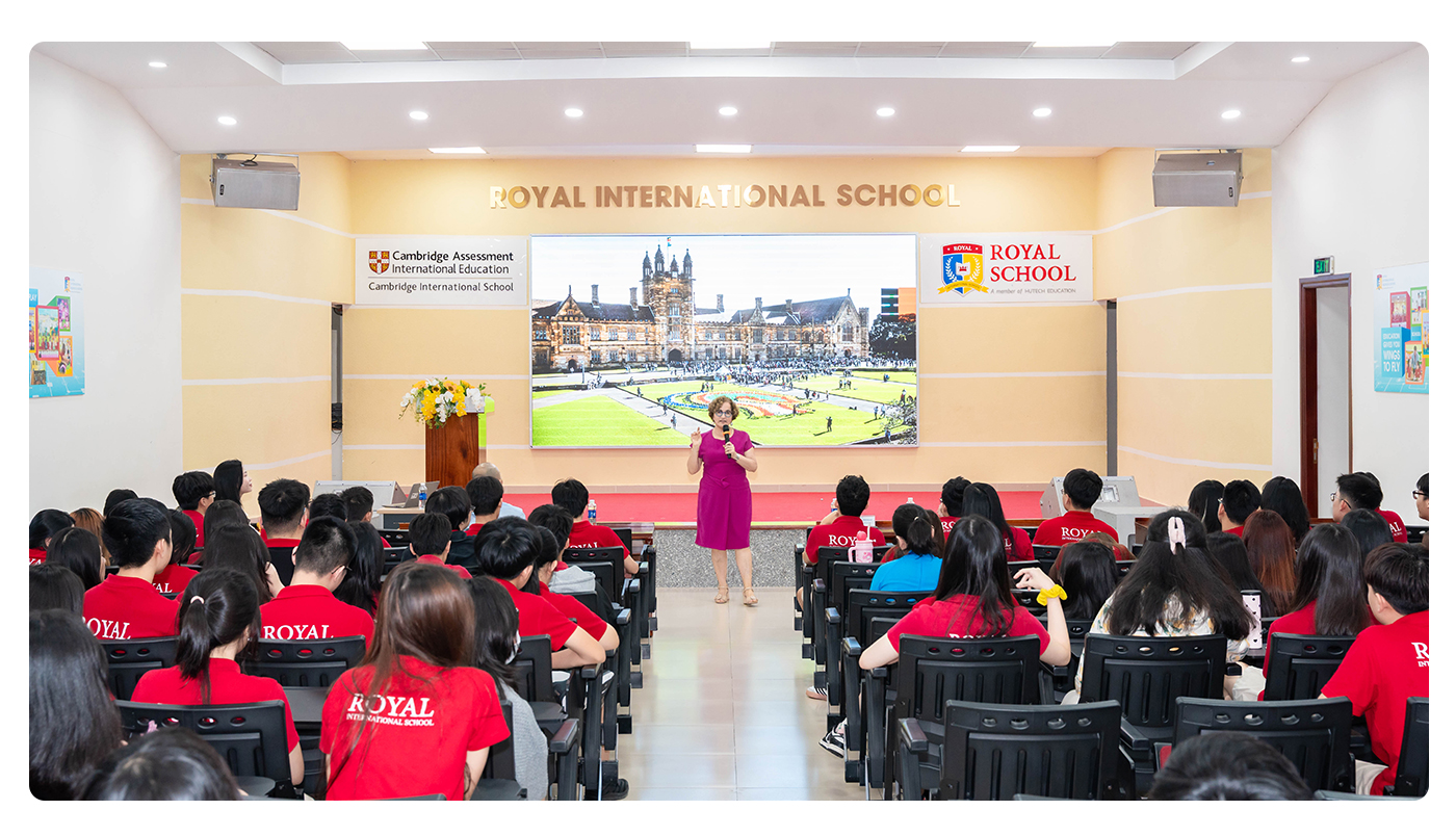 Học sinh Royal School thảo luận cùng giáo sư hàng đầu thế giới - Ảnh 4