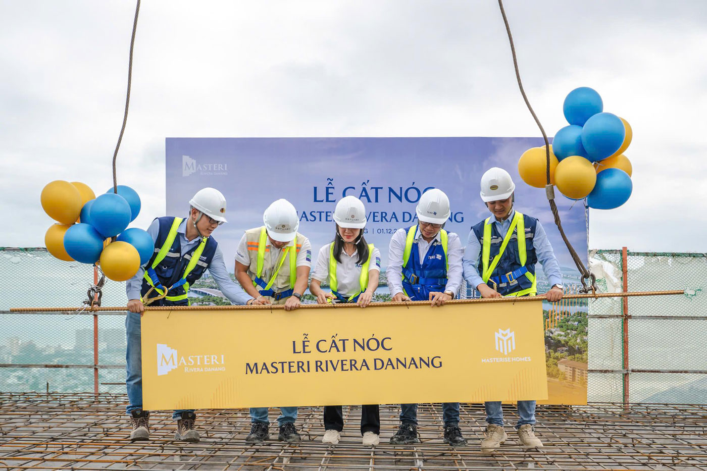 Cất nóc dự án Masteri Rivera Danang