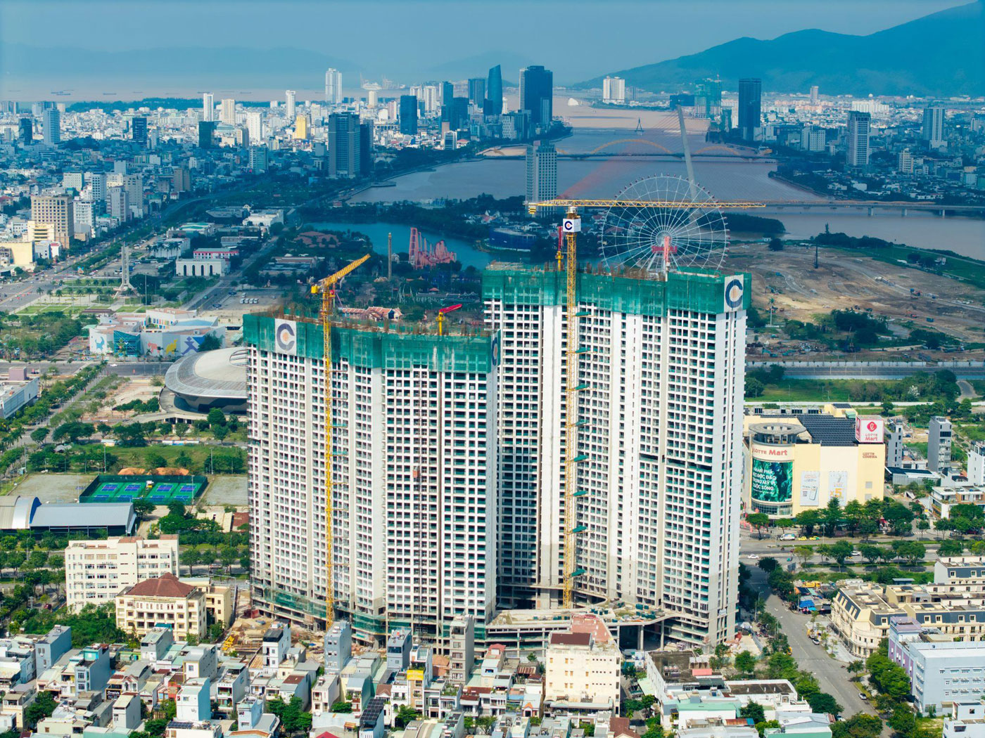 Cất nóc dự án Masteri Rivera Danang