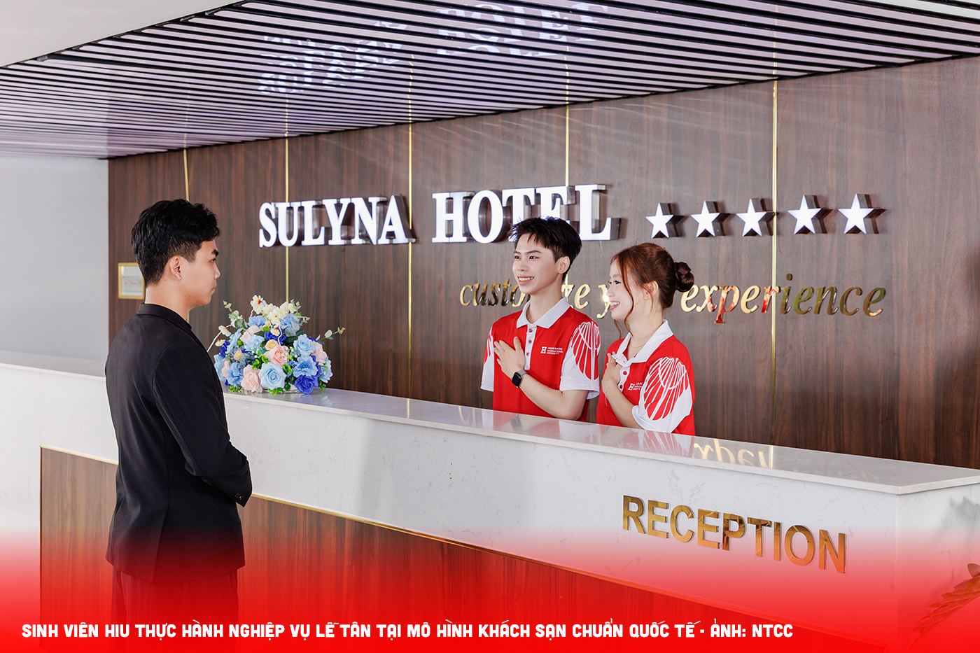 Học sinh lớp 12 tìm hiểu học bổng, học phí đại học từ sớm - Ảnh 8