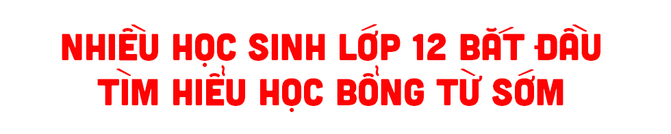 Học sinh lớp 12 tìm hiểu học bổng, học phí đại học từ sớm - Ảnh 2