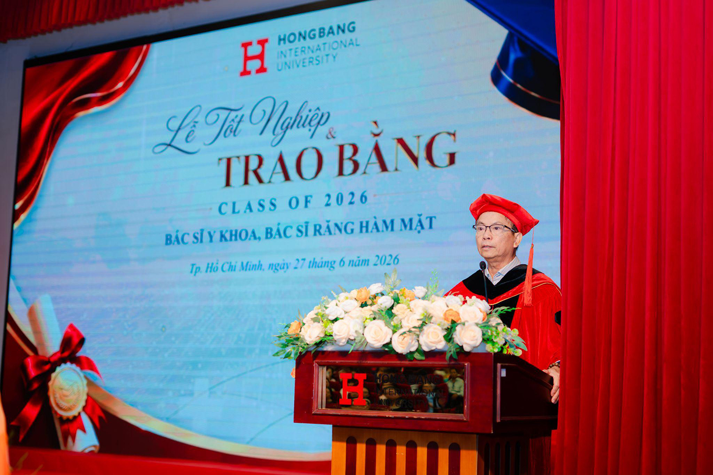 HIU trao bằng cho khóa Bác sĩ Y khoa đầu tiên - Ảnh 4 HIU trao bằng cho khóa Bác sĩ Y khoa đầu tiên - Ảnh 4