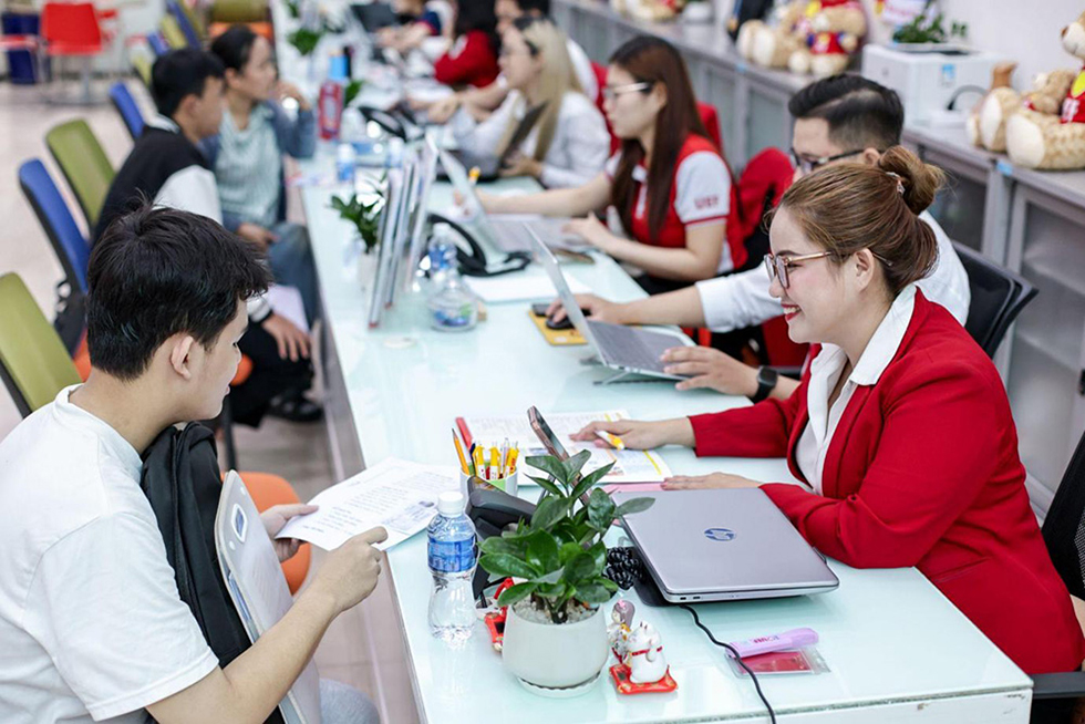UEF song hành cùng thí sinh đặt nguyện vọng 1 - Ảnh 5 UEF song hành cùng thí sinh đặt nguyện vọng 1 - Ảnh 5