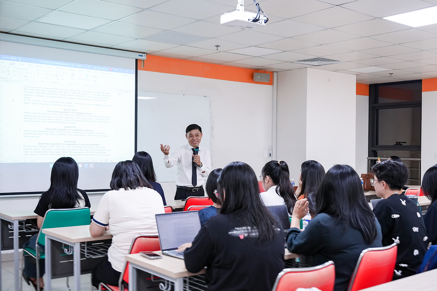 Học thạc sĩ tại UEF: Nâng tầm tri thức, mở rộng kết nối - Ảnh 5