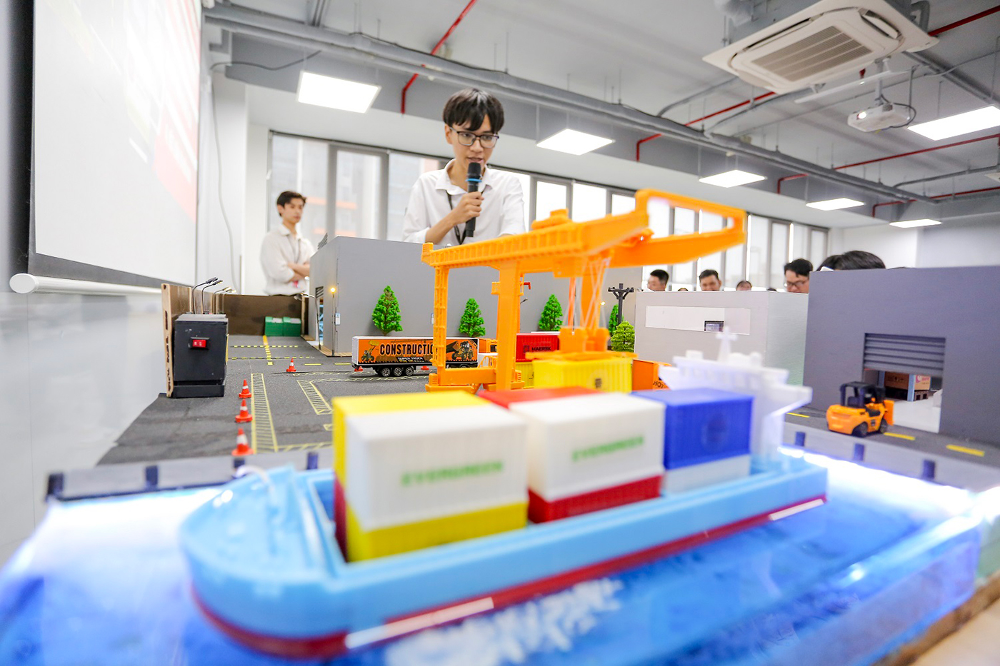 Logistics hiện đại: AI, tự động hóa và tiêu chuẩn xanh định hình ngành vận hành - Ảnh 2
