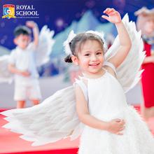Ảnh: Royal School đón Giáng sinh 2025 với chuỗi nhạc kịch hoành tráng