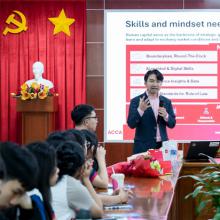 Cơ hội nhận học bổng 100% ngành kế toán khi đăng ký sớm tại UEF