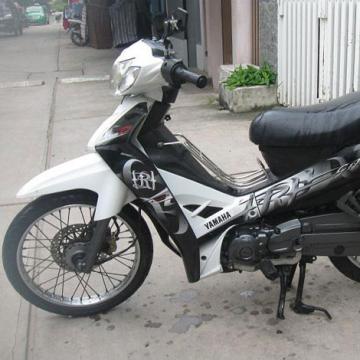 Xe Yamaha Sirius R110cc màu đen trắng đời cuối 2011