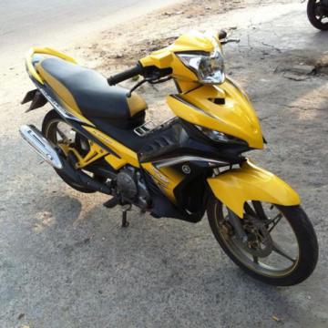 Xe Yamaha Exciter côn tay màu vàng đen 2012