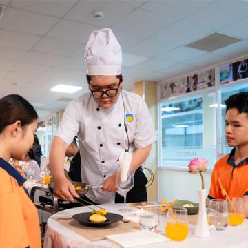 Sinh viên tự mở nhà hàng chay: Đồ án tốt nghiệp không còn nằm trên giấy