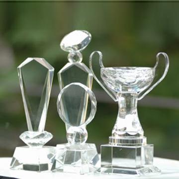 Sản xuất và cung cấp các loại cúp pha lê với giá cả ưu đãi