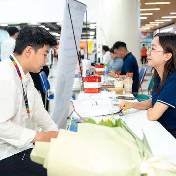 Doanh nghiệp ’săn’ nhân tài kỹ thuật tại HUTECH TECHSHOW 2026