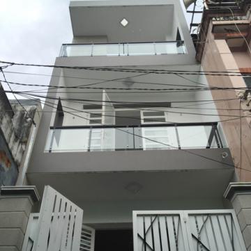 Cần sang lại nhà mới xây ở khu Tên Lửa quận Bình Tân