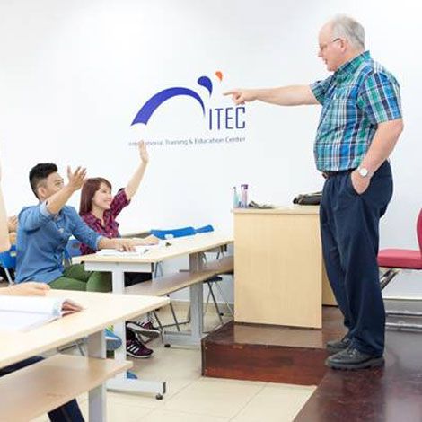 Xét tuyển Cử nhân Quốc tế học hoàn toàn tại Việt Nam