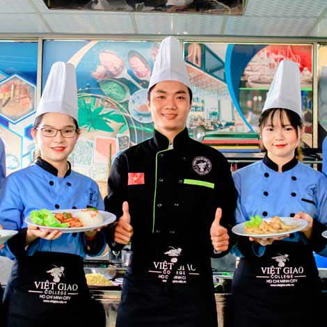 Việt Giao tổ chức nhập học ngành du lịch, khách sạn và bếp
