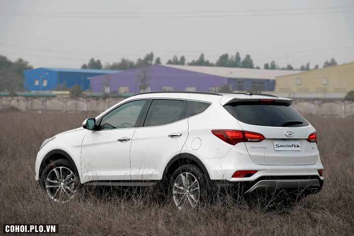 Hyundai SantaFe 2017 khuyến mãi giảm giá đến 230 triệu đồng