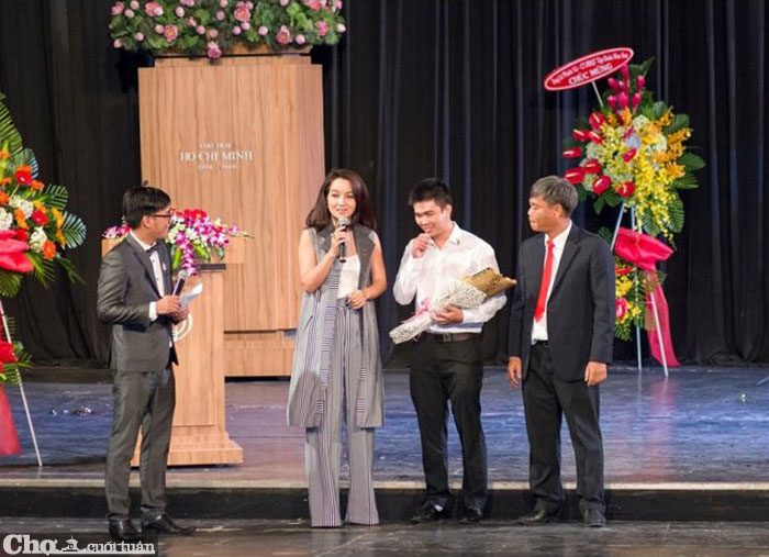 Gần 1200 tân sinh viên dự lễ khai giảng FPT Polytechnic HCM