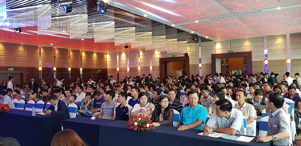 EHomeS Nam Sài Gòn đắt khách