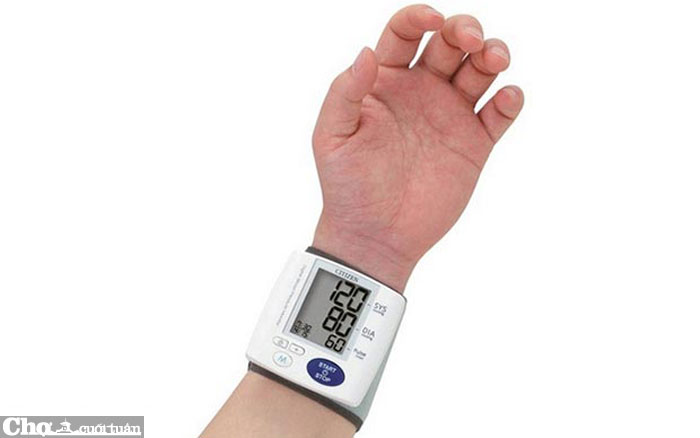 Máy đo huyết áp cổ tay Citizen CH-617