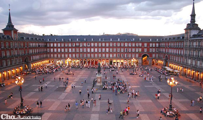 Du lịch Thụy Sĩ, Ý, Pháp, Tây Ban Nha 12 ngày