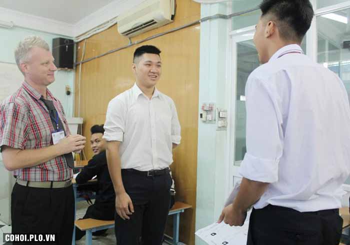 Học sinh Việt Giao học chương trình Tesol với giáo viên nước ngoài