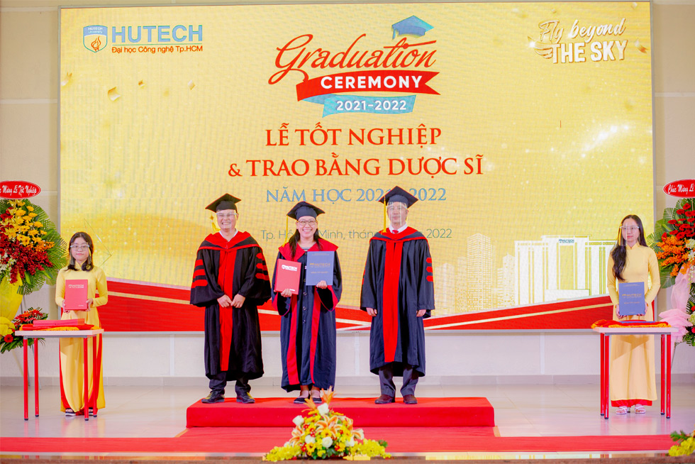 Những tân Dược sĩ đặc biệt tại HUTECH - Ảnh 2 Những tân Dược sĩ đặc biệt tại HUTECH - Ảnh 2