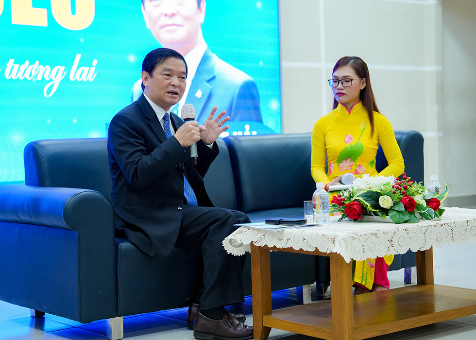 Sinh viên HUTECH học từ Chủ tịch Tập đoàn xây dựng Hòa Bình Lê Viết Hải - Ảnh 2 Sinh viên HUTECH học từ Chủ tịch Tập đoàn xây dựng Hòa Bình Lê Viết Hải - Ảnh 2