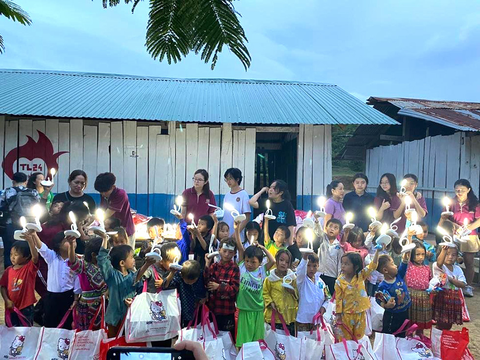 Nuôi dưỡng tình yêu và trách nhiệm cộng đồng cho học sinh - Ảnh 2 Nuôi dưỡng tình yêu và trách nhiệm cộng đồng cho học sinh - Ảnh 2