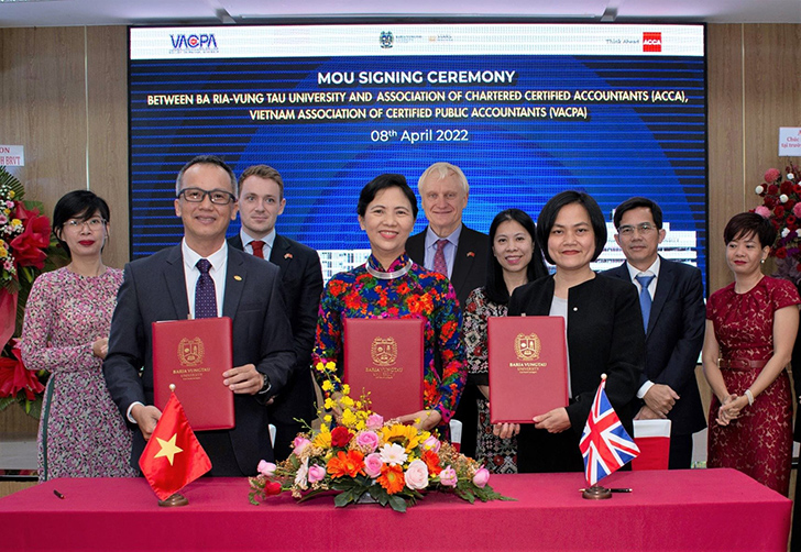 Trường Đại học Bà Rịa - Vũng Tàu công bố thông tin tuyển sinh năm 2023 - Ảnh 9 Trường Đại học Bà Rịa - Vũng Tàu công bố thông tin tuyển sinh năm 2023 - Ảnh 9