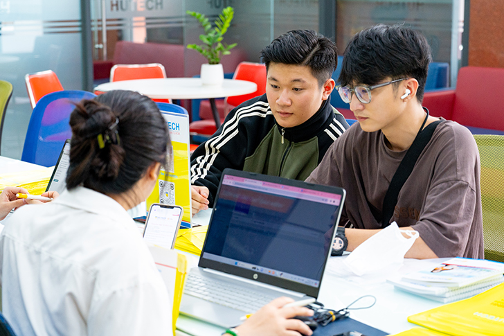 HUTECH nhận hồ sơ xét tuyển sớm bằng học bạ 2024 - ảnh 3 HUTECH nhận hồ sơ xét tuyển sớm bằng học bạ 2024 - ảnh 3