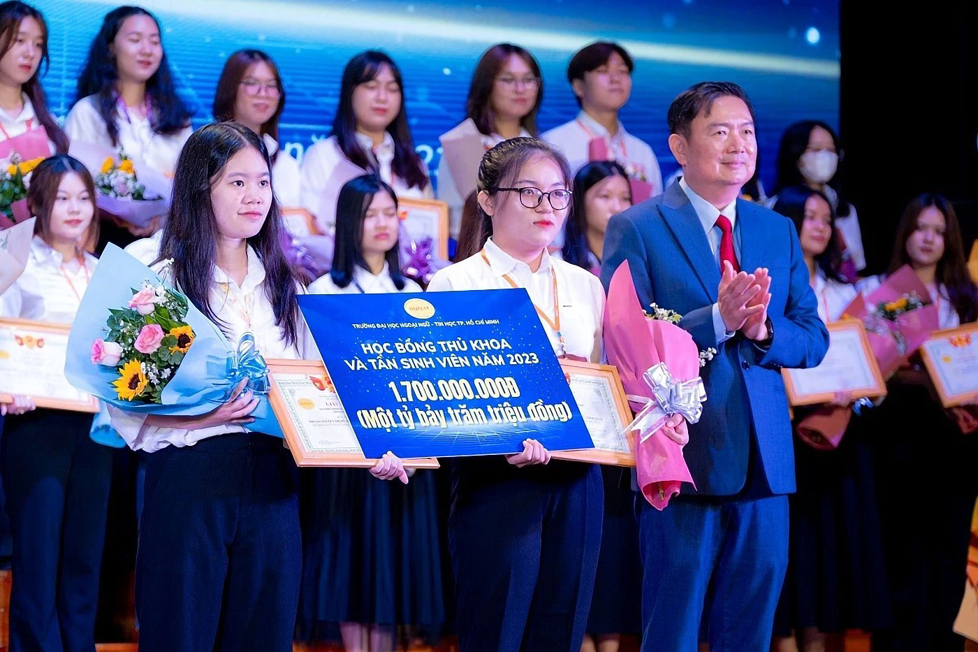 HUFLIT gia tăng cơ hội nhận học bổng, đồng hành cùng thí sinh đăng ký NV xét tuyển ĐH - ảnh 5 HUFLIT gia tăng cơ hội nhận học bổng, đồng hành cùng thí sinh đăng ký NV xét tuyển ĐH - ảnh 5