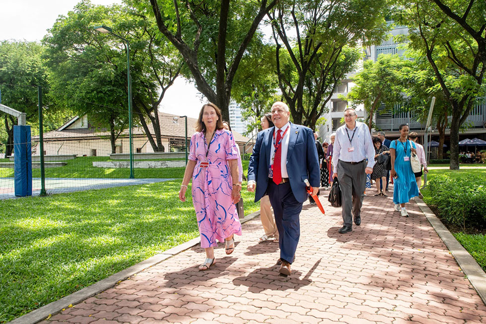 Chủ tịch Thượng viện Úc thăm Đại học RMIT Việt Nam - ảnh 3 Chủ tịch Thượng viện Úc thăm Đại học RMIT Việt Nam - ảnh 3