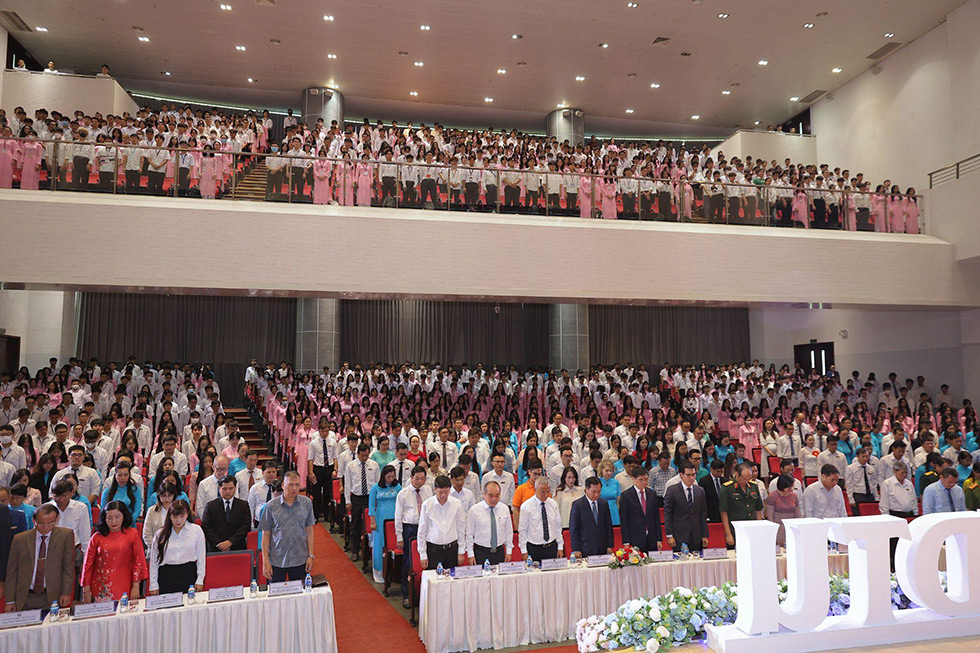 Trường Đại học Tôn Đức Thắng tổ chức lễ khai giảng không hoa - ảnh 2 Trường Đại học Tôn Đức Thắng tổ chức lễ khai giảng không hoa - ảnh 2