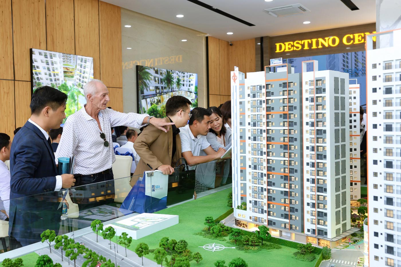 Bất động sản khu Tây TP.HCM bứt tốc nhờ đòn bẩy hạ tầng - ảnh 4 Bất động sản khu Tây TP.HCM bứt tốc nhờ đòn bẩy hạ tầng - ảnh 4