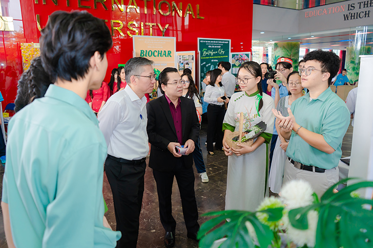 HIU đồng hành cùng Sở GD&ĐT TP.HCM lan tỏa tinh thần khởi nghiệp trong giới trẻ HIU đồng hành cùng Sở GD&ĐT TP.HCM lan tỏa tinh thần khởi nghiệp trong giới trẻ