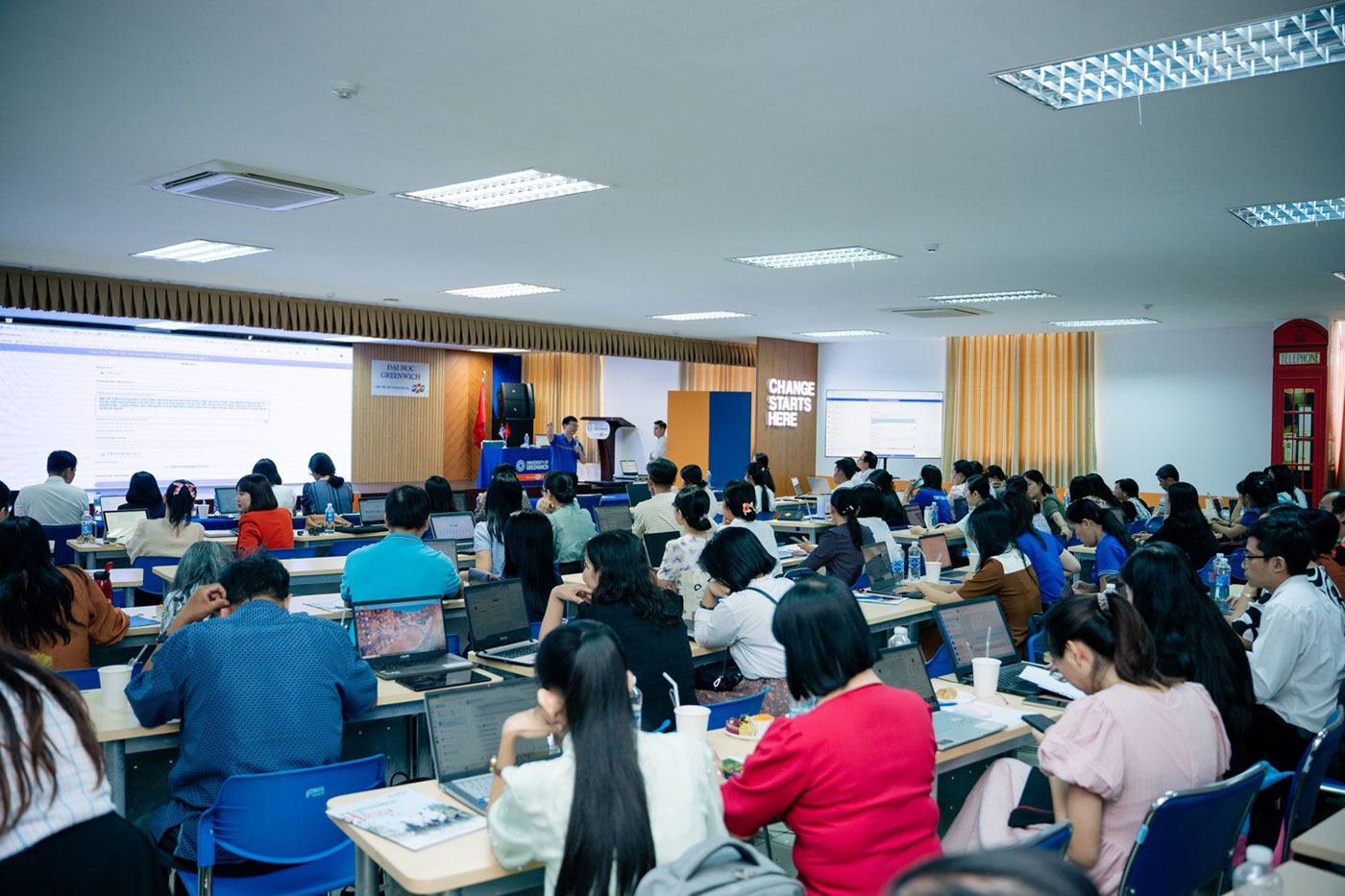 Mở hội thảo về đào tạo THPT trong thời đại trí tuệ nhân tạo Mở hội thảo về đào tạo THPT trong thời đại trí tuệ nhân tạo