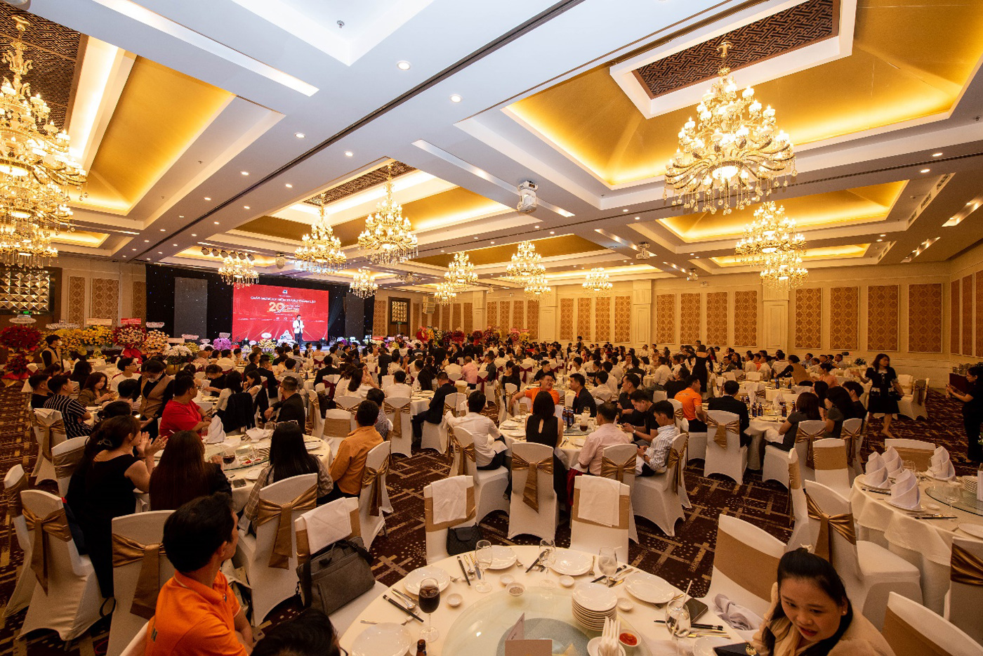 Vạn Xuân Group kỷ niệm 20 năm với chuỗi hoạt động kết nối cảm xúc Vạn Xuân Group kỷ niệm 20 năm với chuỗi hoạt động kết nối cảm xúc