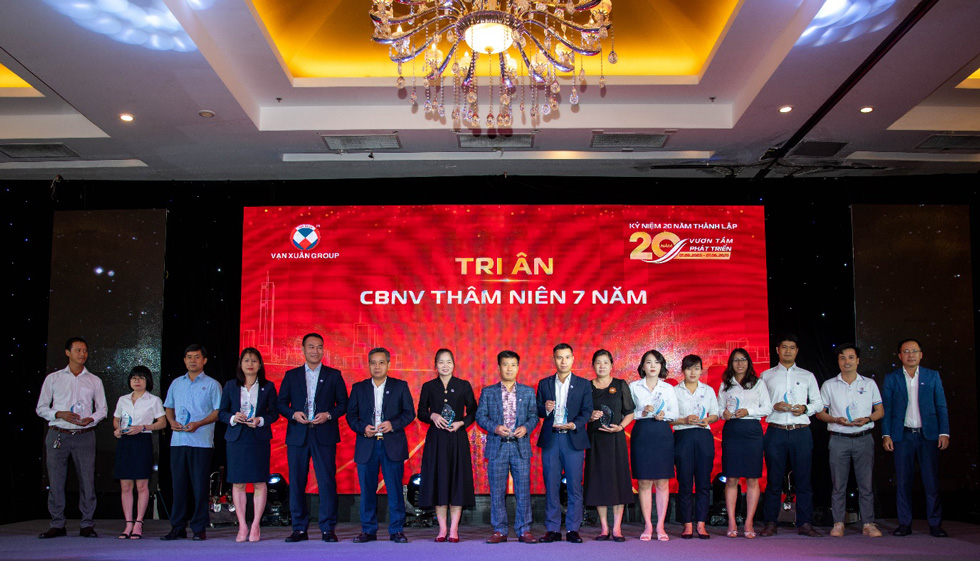 Vạn Xuân Group kỷ niệm 20 năm với chuỗi hoạt động kết nối cảm xúc Vạn Xuân Group kỷ niệm 20 năm với chuỗi hoạt động kết nối cảm xúc