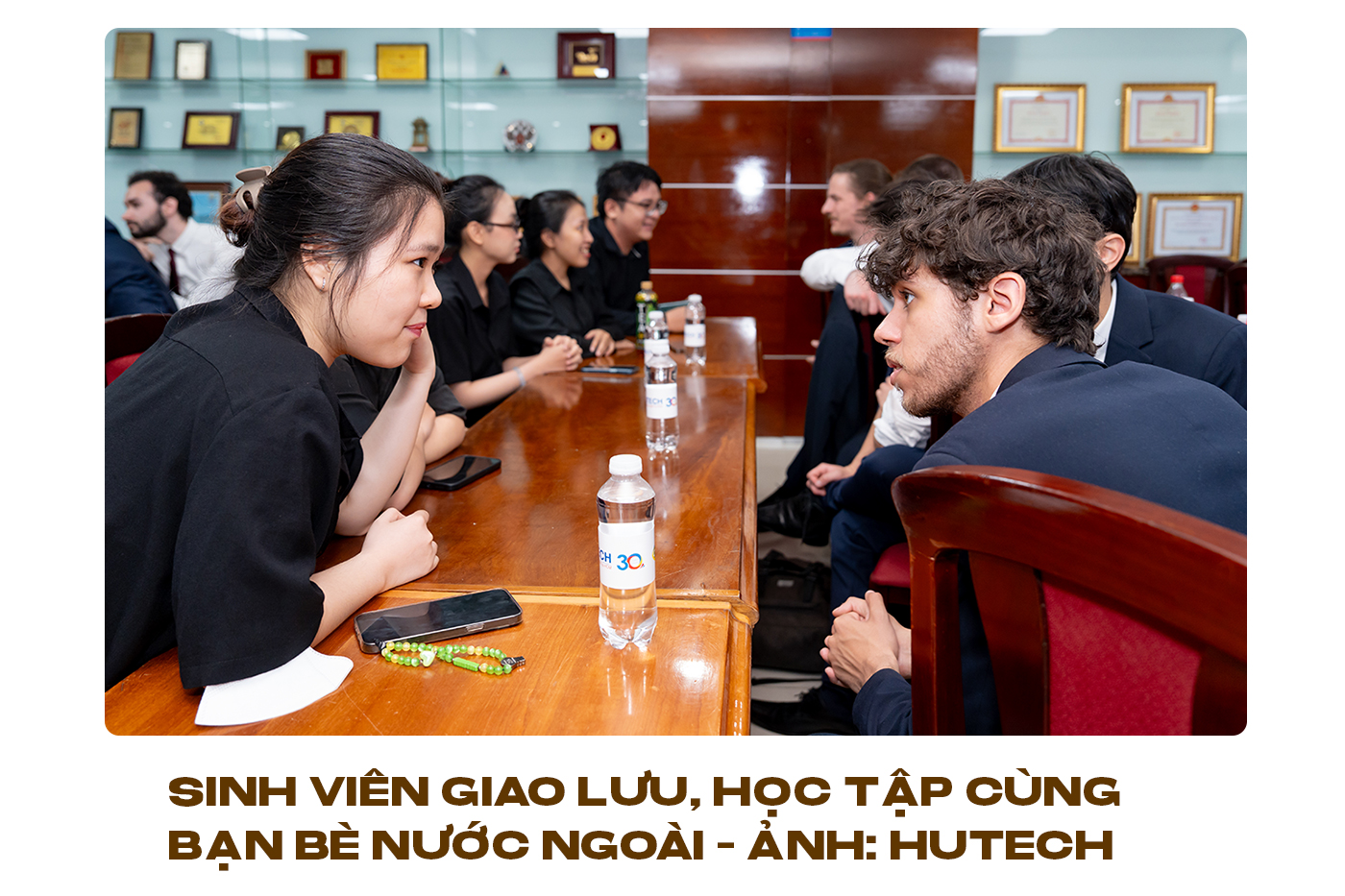 Mùa tuyển sinh 2025: HUTECH tặng học bổng 25% học phí toàn khóa - Ảnh 7 Mùa tuyển sinh 2025: HUTECH tặng học bổng 25% học phí toàn khóa - Ảnh 7