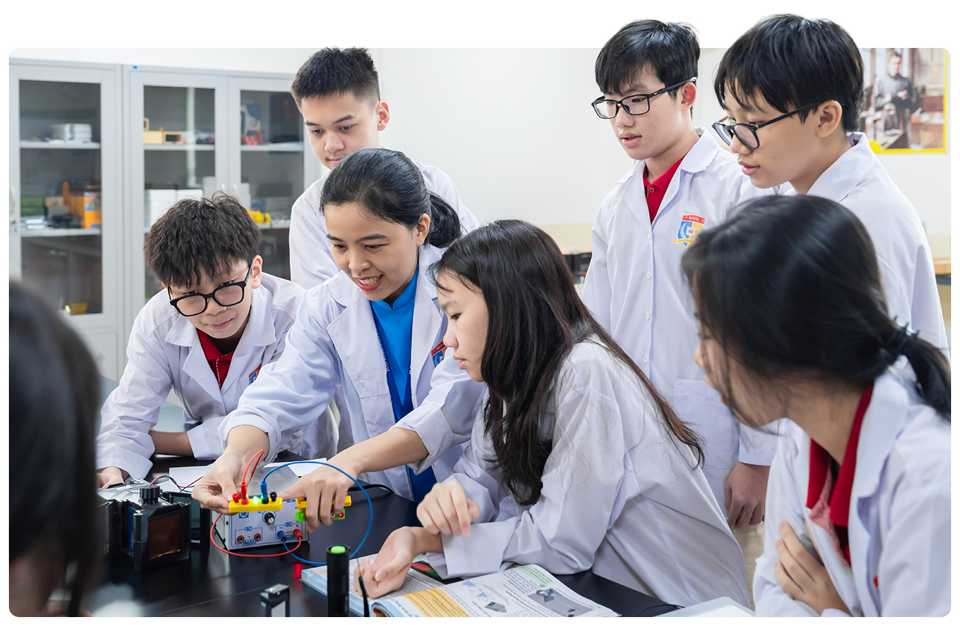 Học sinh Royal School thảo luận cùng giáo sư hàng đầu thế giới - Ảnh 5 Học sinh Royal School thảo luận cùng giáo sư hàng đầu thế giới - Ảnh 5